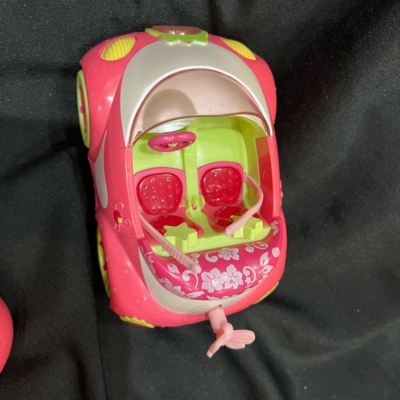 Strawberry Shortcake Toy RC Car 2009 Berry Cruiser - Picture 5 of 7